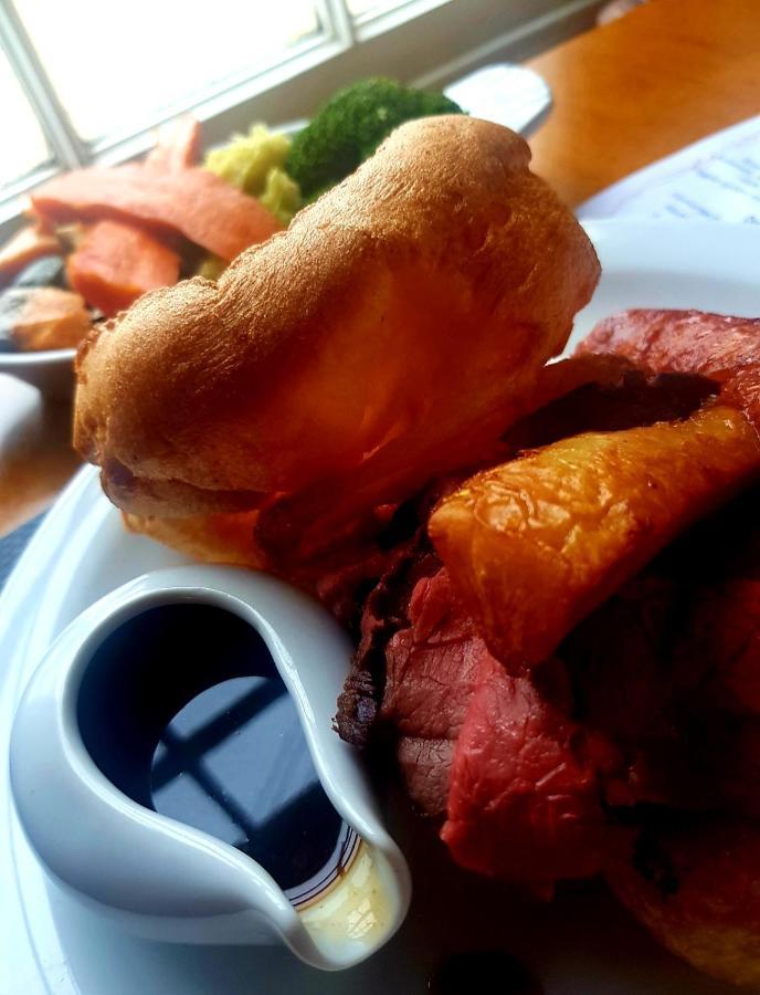 The Swan @ Stoford Hotel Buitenkant foto Yorkshire pudding